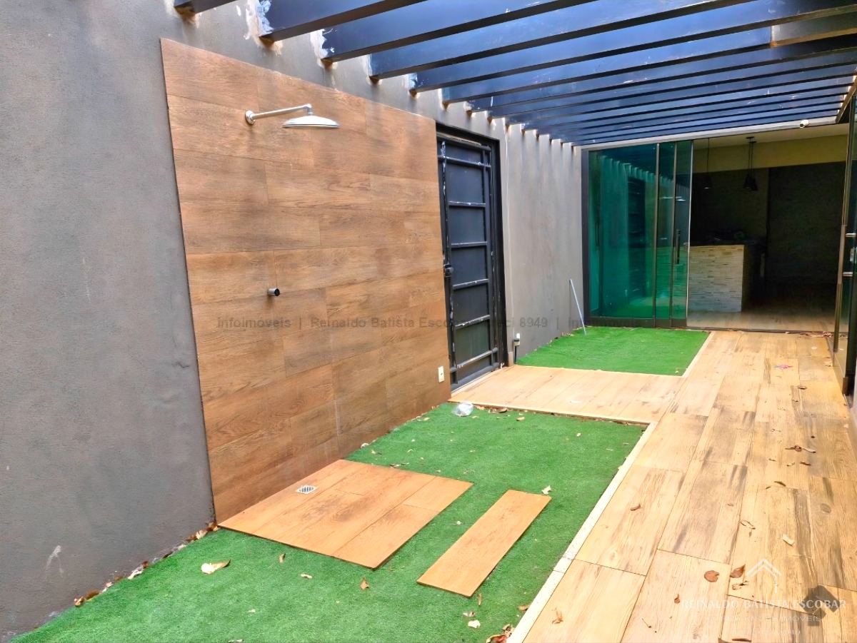 Casa térrea com 3 suítes, incluindo 1 master no jardim jocke
