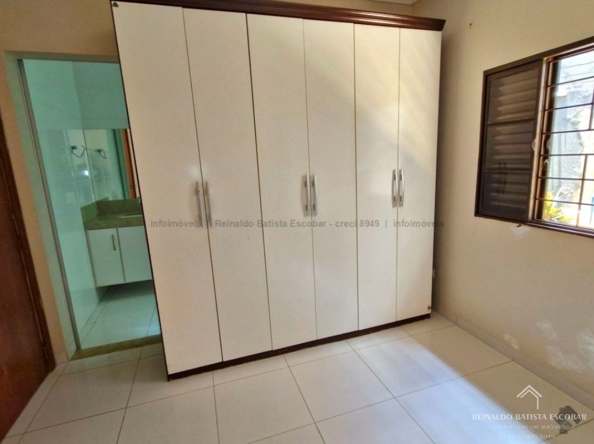 Casa térrea com 3 suítes, incluindo 1 master no jardim jocke