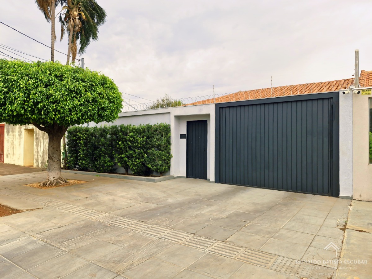 Casa térrea ampla com piscina e espaço gourmet na vila almei