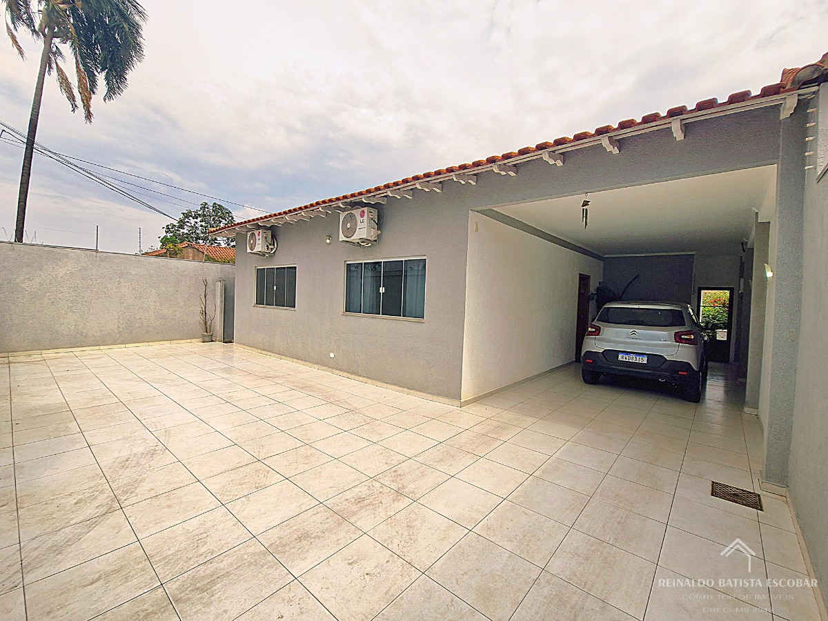 Casa térrea ampla com piscina e espaço gourmet na vila almei