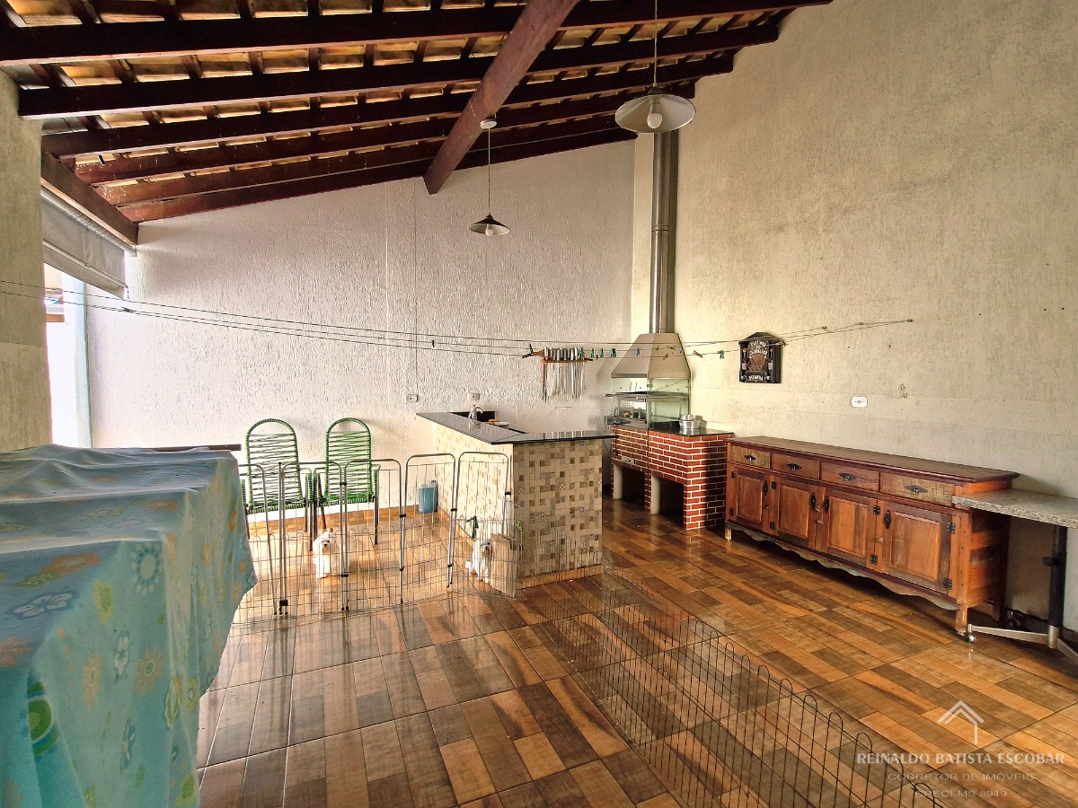 Casa térrea à venda com 3 quartos, energia fotovoltaica no b