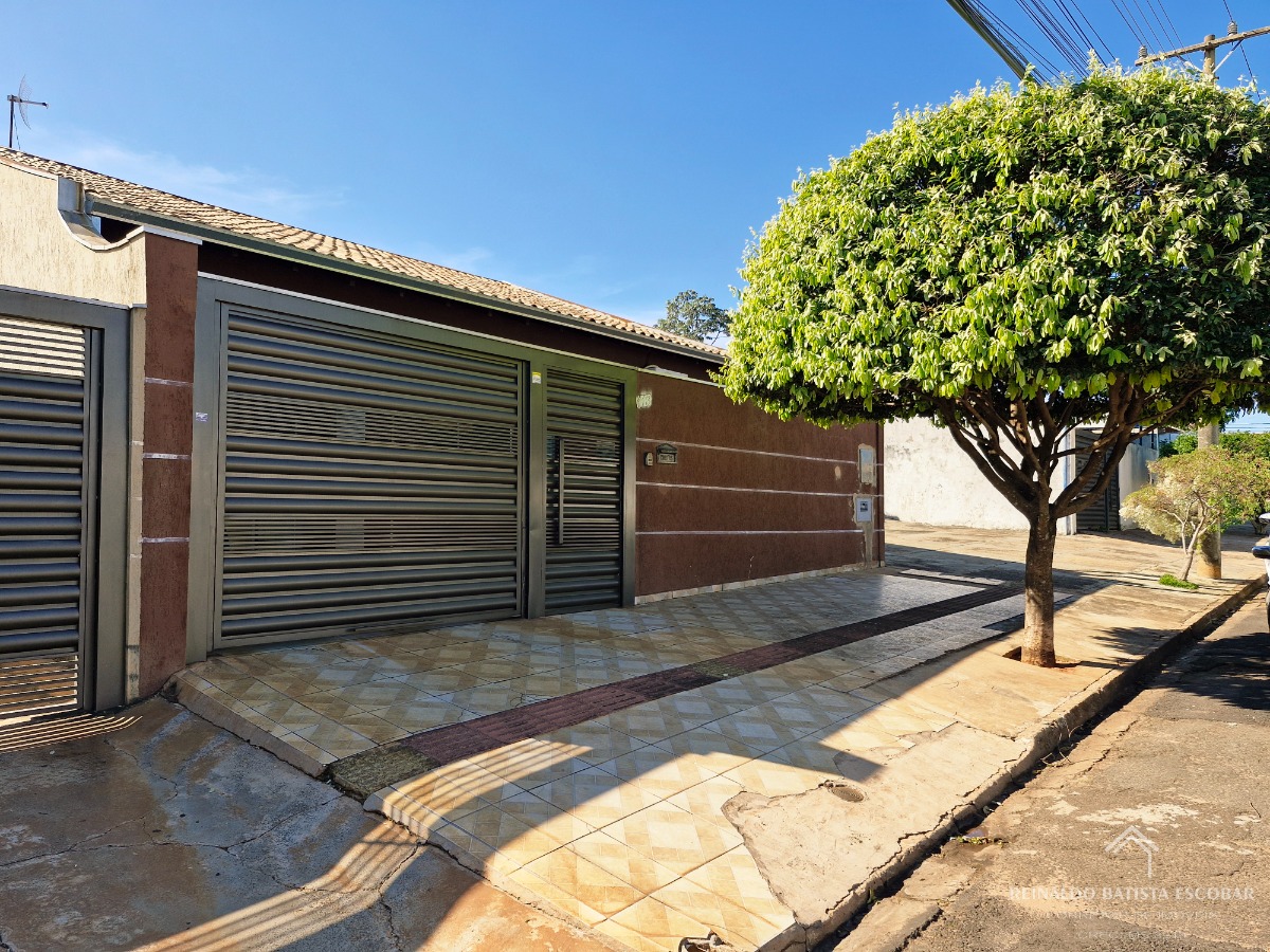 Casa térrea à venda com 3 quartos, energia fotovoltaica no b