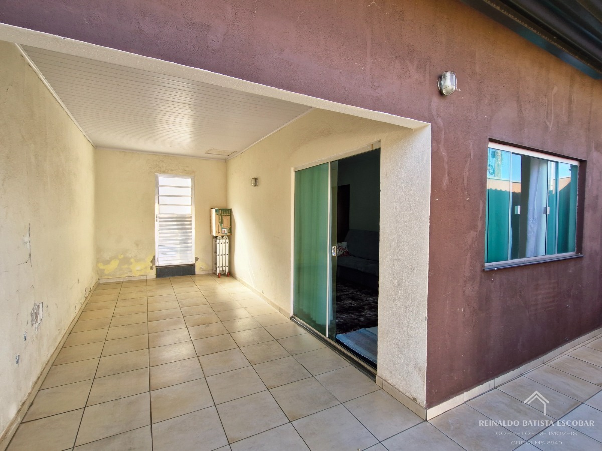 Casa térrea à venda com 3 quartos, energia fotovoltaica no b