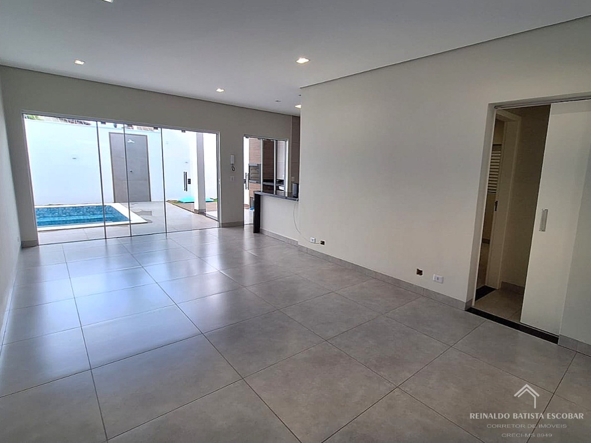 Casa térrea design moderno com piscina à venda na praia da u