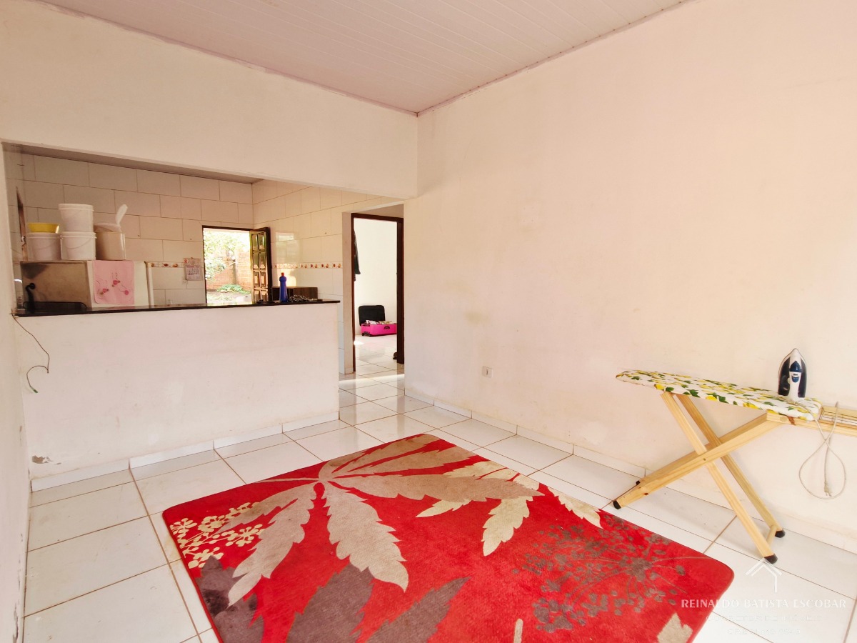 Casa térrea na vila santa luzia: 2 quartos amplos e quintal 