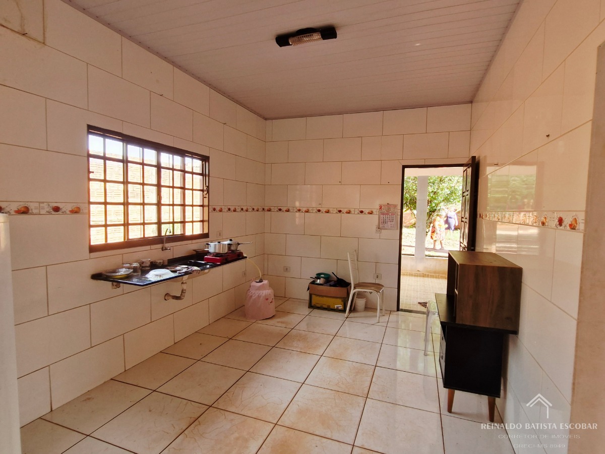 Casa térrea na vila santa luzia: 2 quartos amplos e quintal 