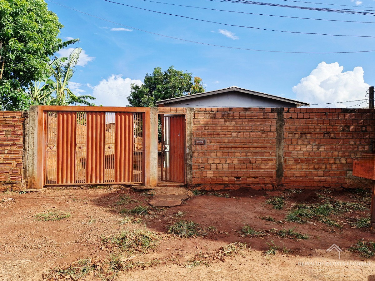 Casa térrea na vila santa luzia: 2 quartos amplos e quintal 