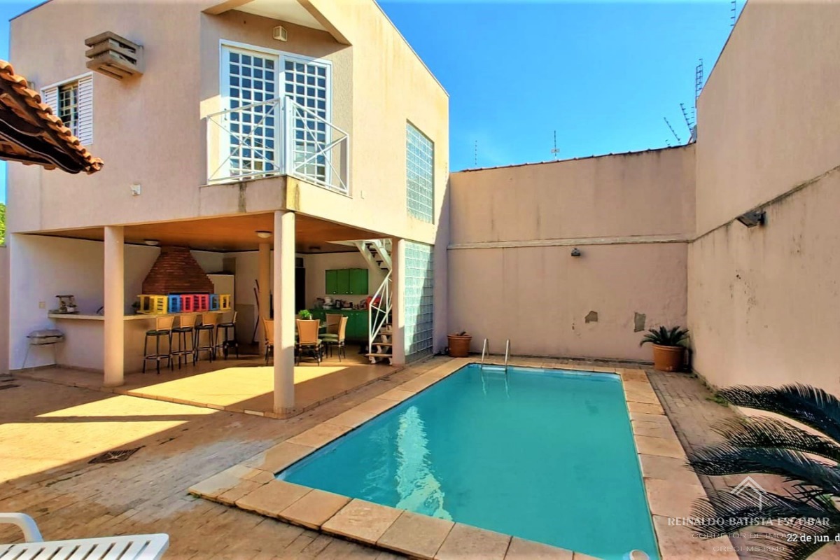 Casa térrea à venda com varanda gourmet e piscina no jardim 