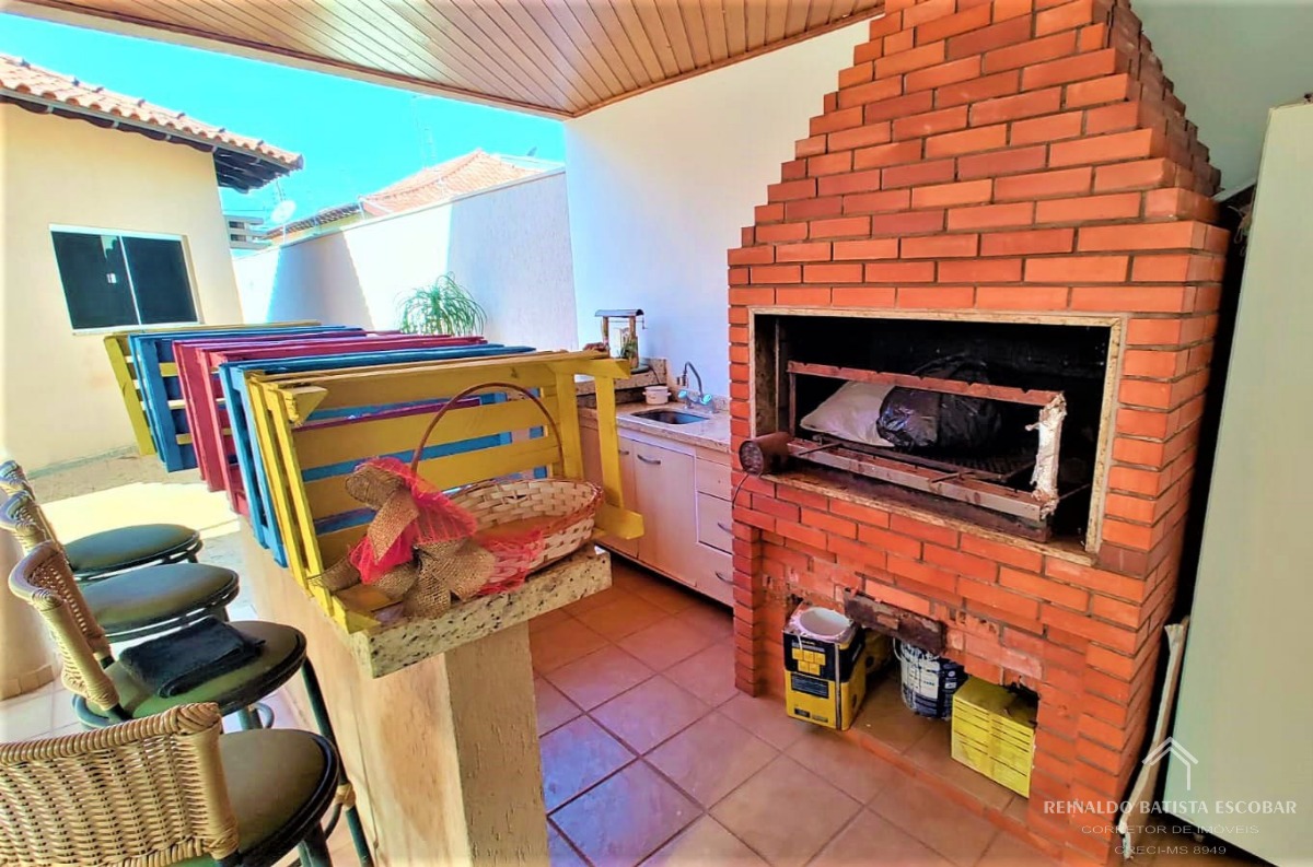Casa térrea à venda com varanda gourmet e piscina no jardim 