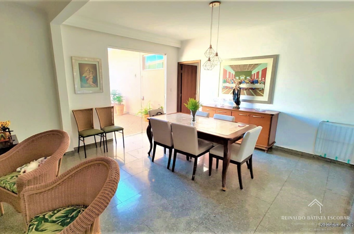 Casa térrea à venda com varanda gourmet e piscina no jardim 