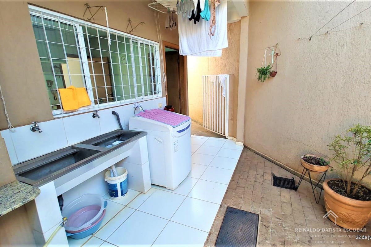 Casa térrea à venda com varanda gourmet e piscina no jardim 