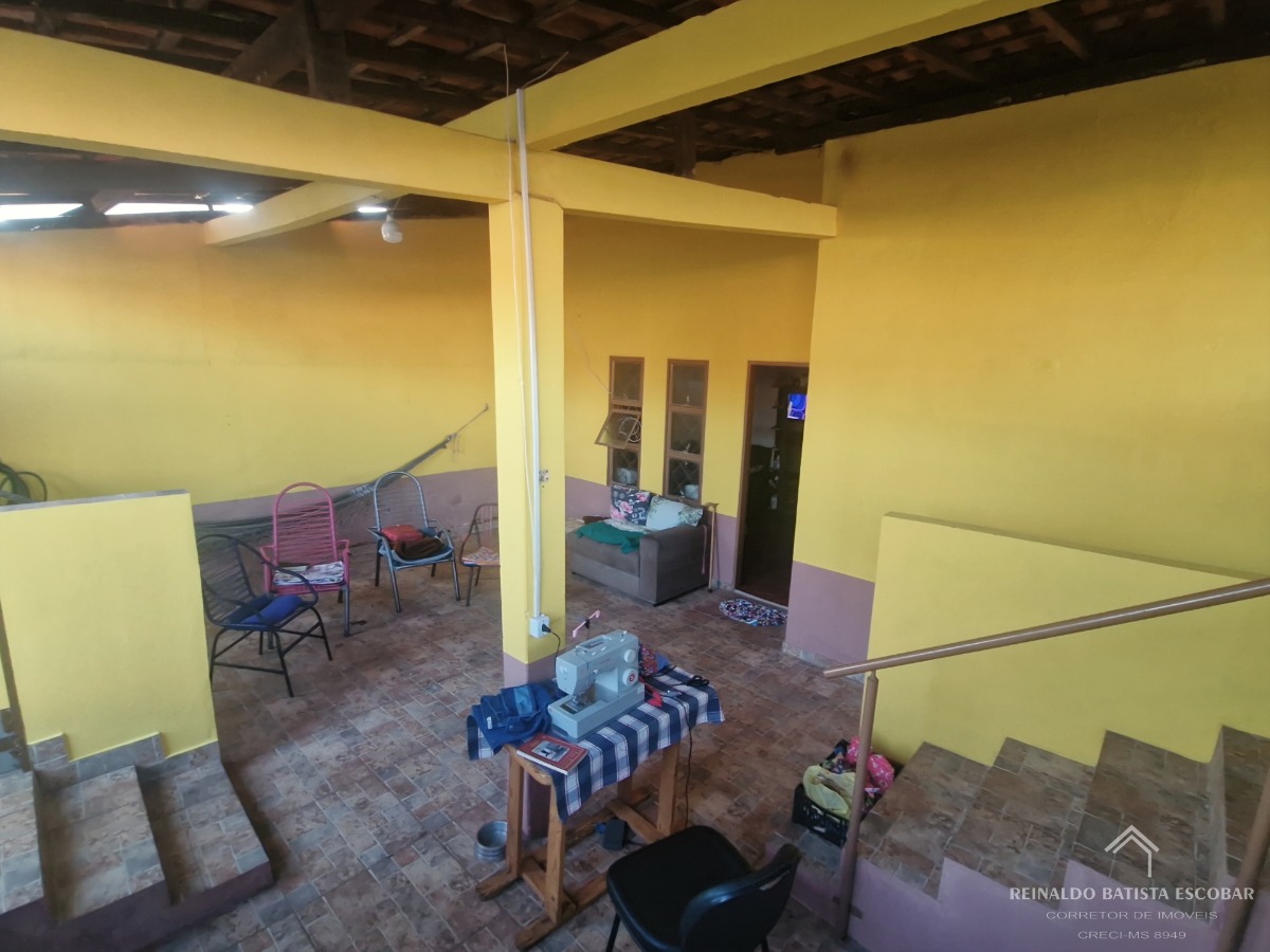 Casa térrea espaçosa com 4 quartos no estrela do sul