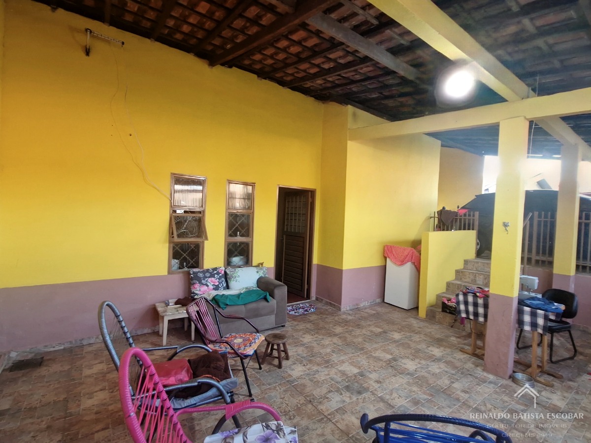 Casa térrea espaçosa com 4 quartos no estrela do sul